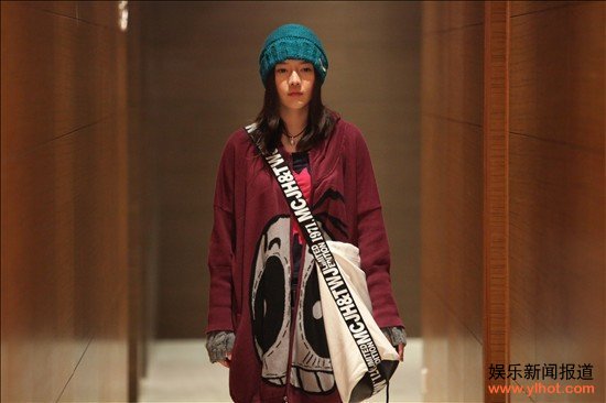 �����˰����Ů�ɡ�Ů��Ա��ǧ�뵤��